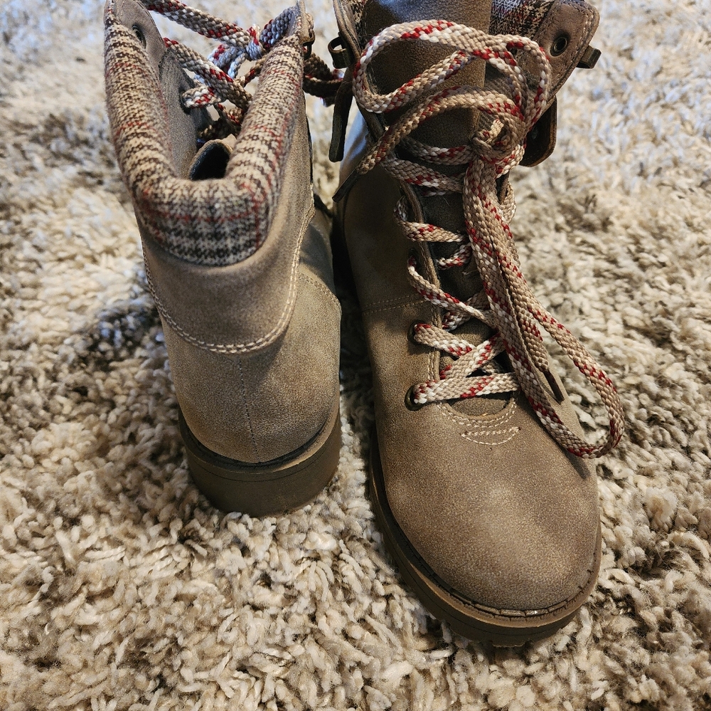 Womens Boots